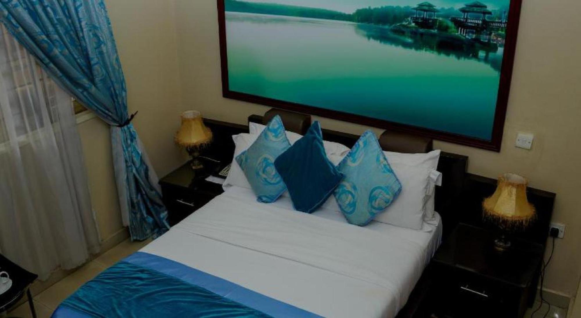 Room In Lodge - Apartment Royale Hotel-3 Bd Apartment Икея Экстерьер фото